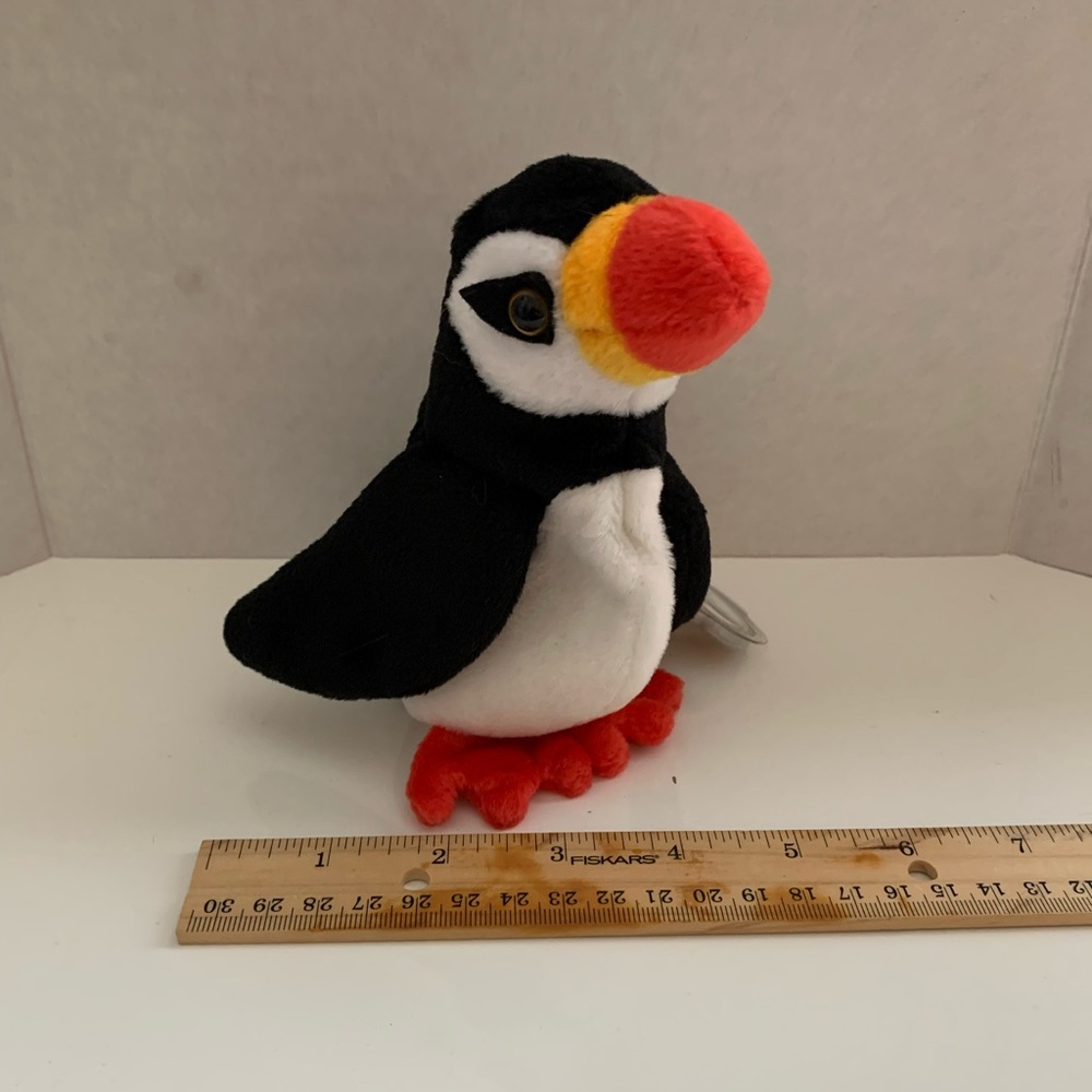 Ty Beanie Babies “Puffer” the puffin with hang tag Retired in 1998